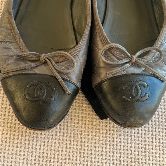 CHANEL grey  Quilted Leather Ballerina Flats with Black Cap Toe - Picture 3 of 5